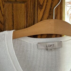 LOFT Women's Cream V-Neck Sweater